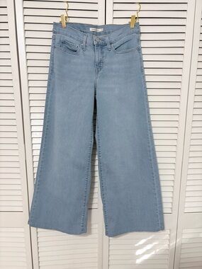 Levi’s Wide Leg Women’s Jeans (28S)